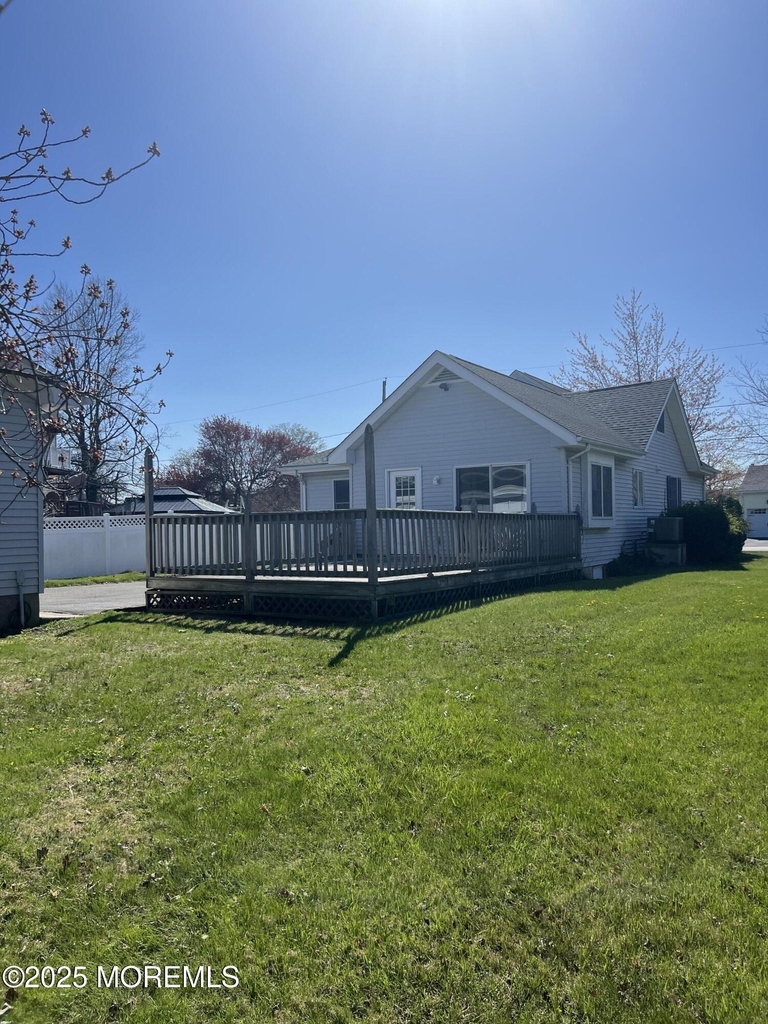 465 Adrian Avenue - Photo 10