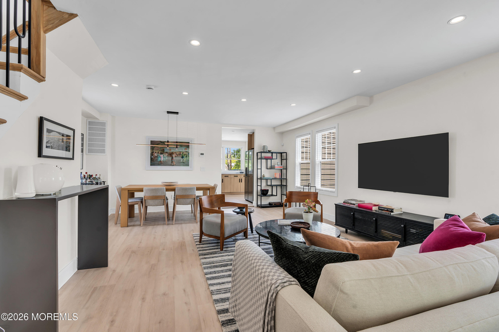 902 Central Avenue - Photo 2