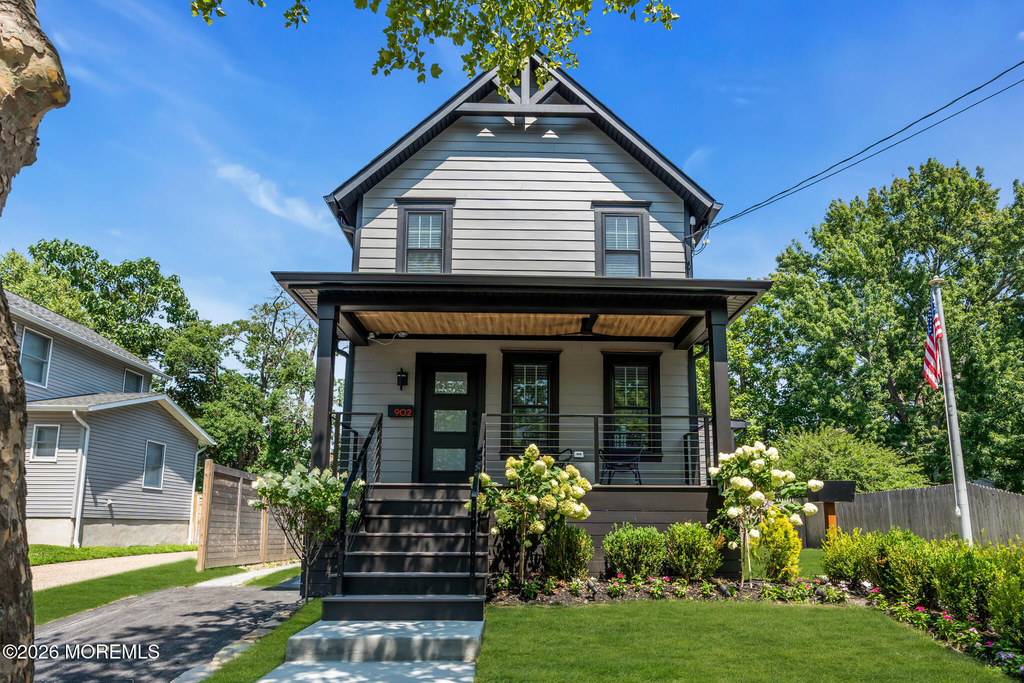 902 Central Avenue - Photo 0