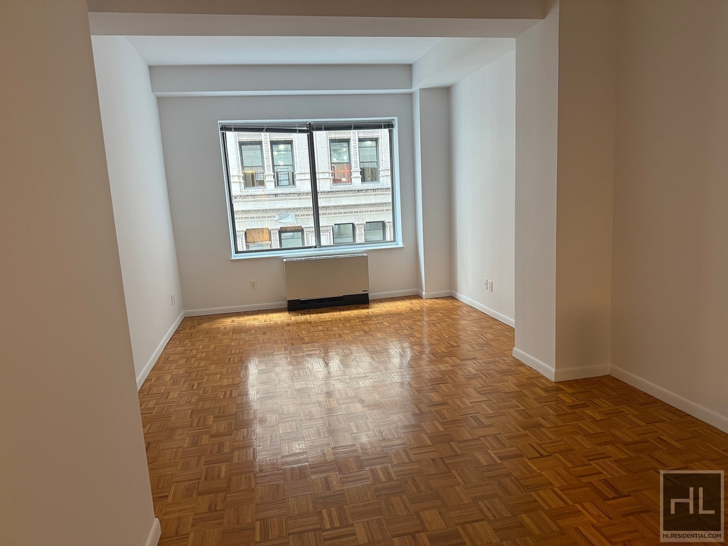 Wall Street - Photo 10