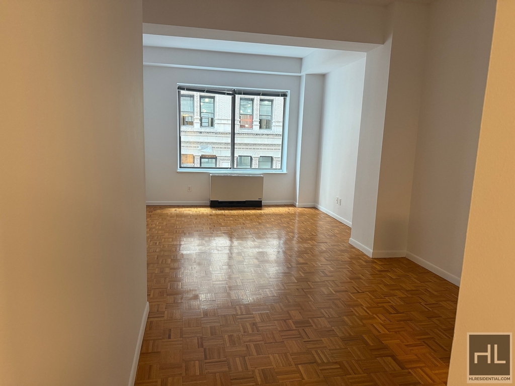 Wall Street - Photo 9