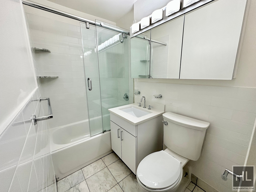 West 22 Street - Photo 6