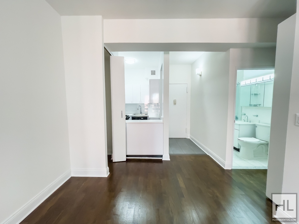 West 22 Street - Photo 2