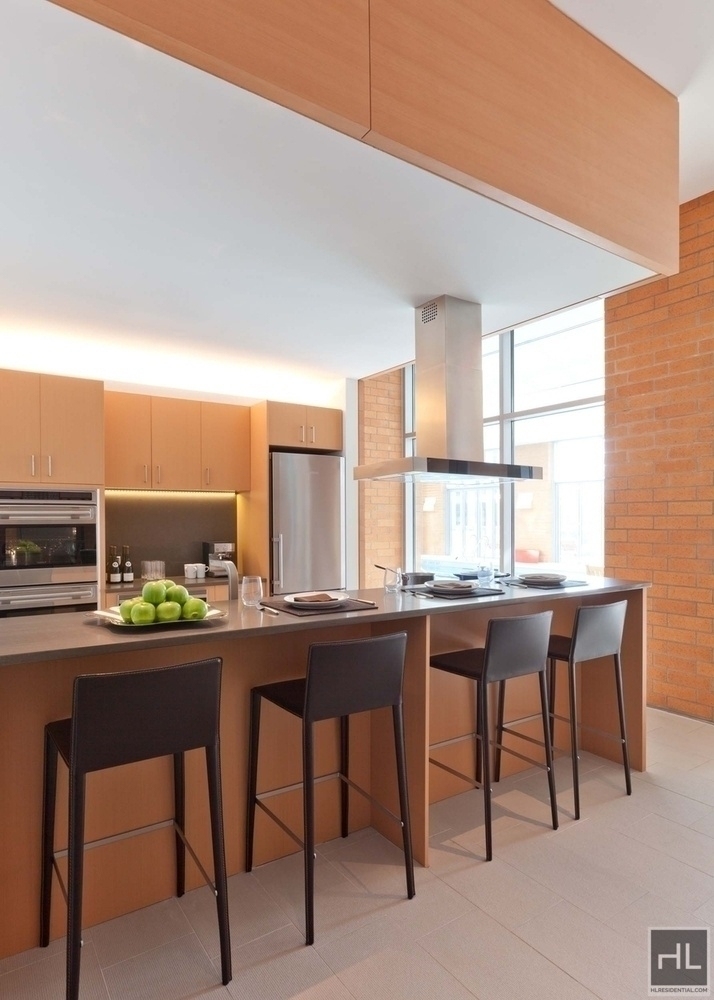 Spruce Street - Photo 3