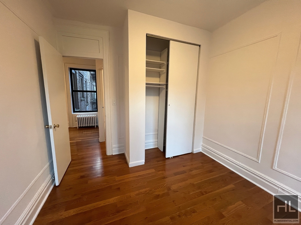 York Avenue - Photo 2
