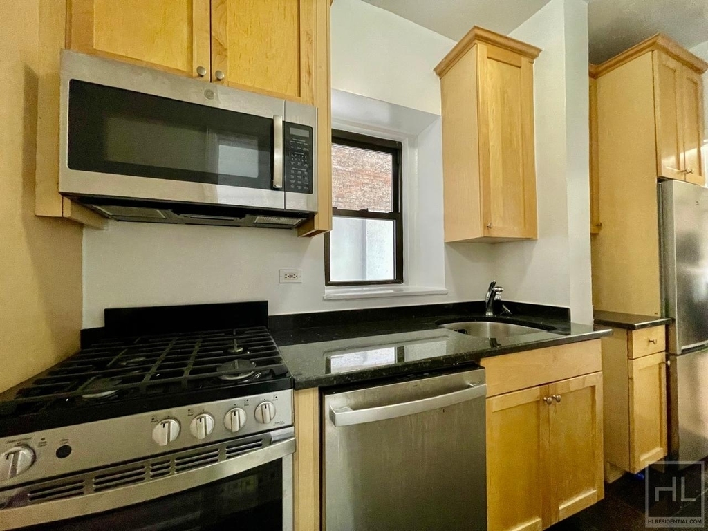 East 84th Street - Photo 3
