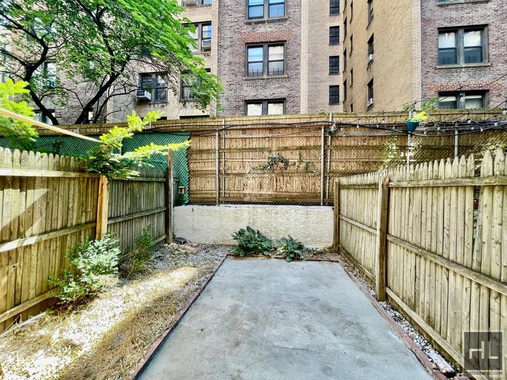 East 84th Street - Photo 5