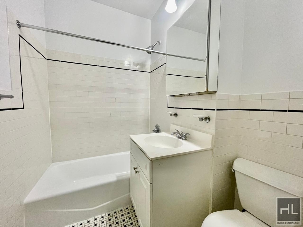 East 84th Street - Photo 4