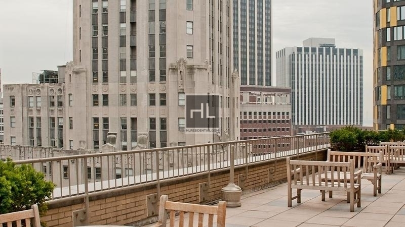 Wall Street - Photo 0