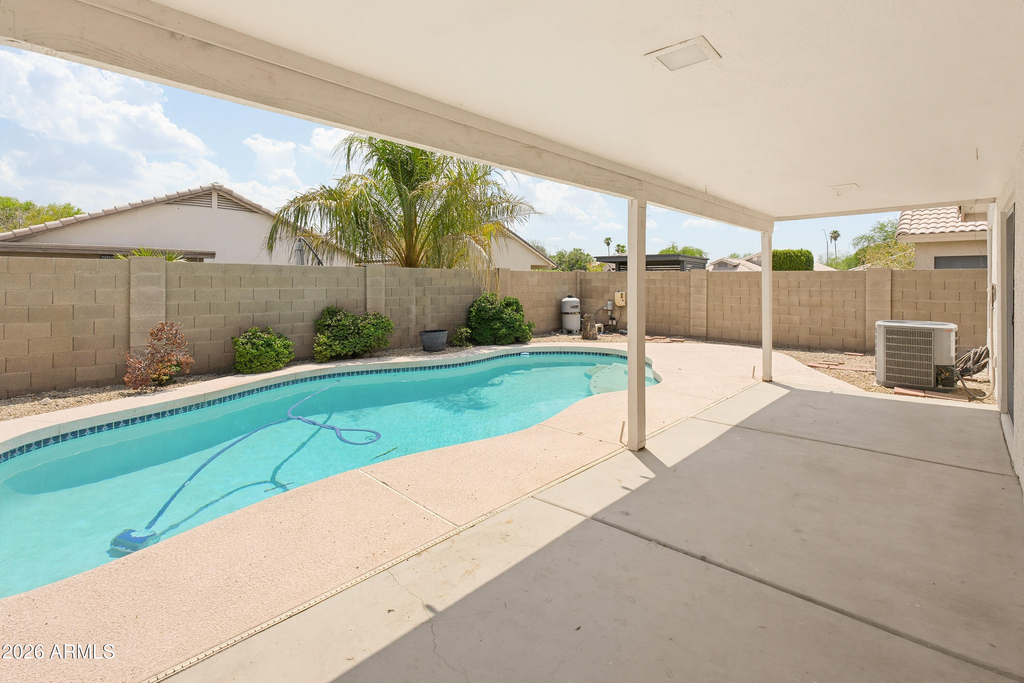 543 W Grovers Avenue - Photo 23