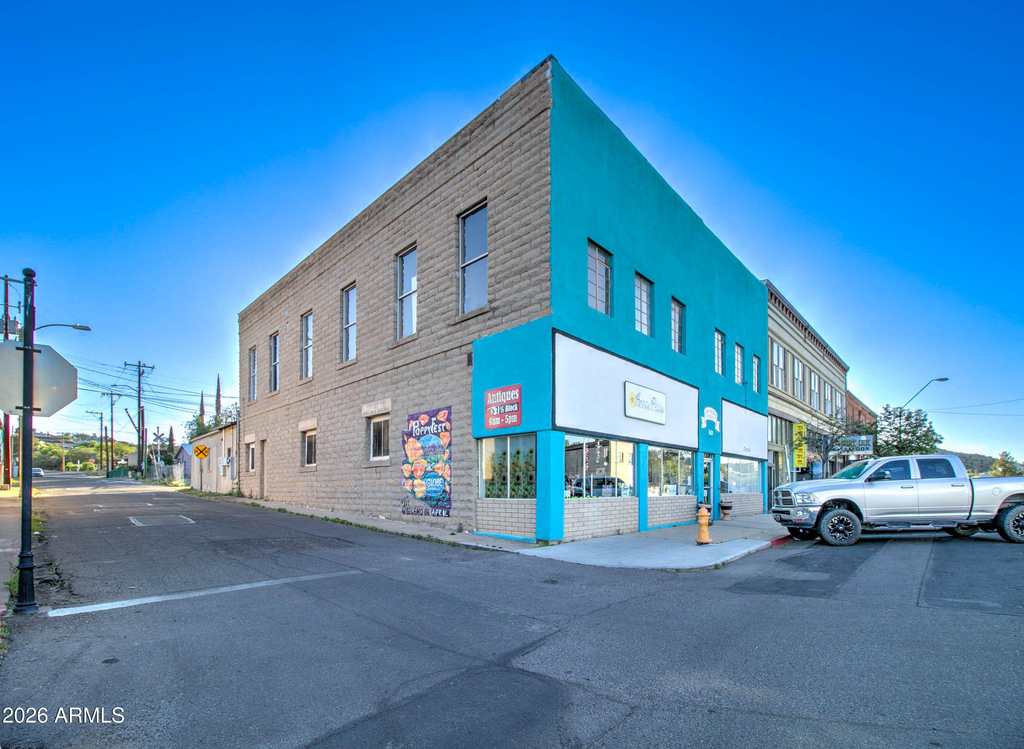610 N Broad Street - Photo 0