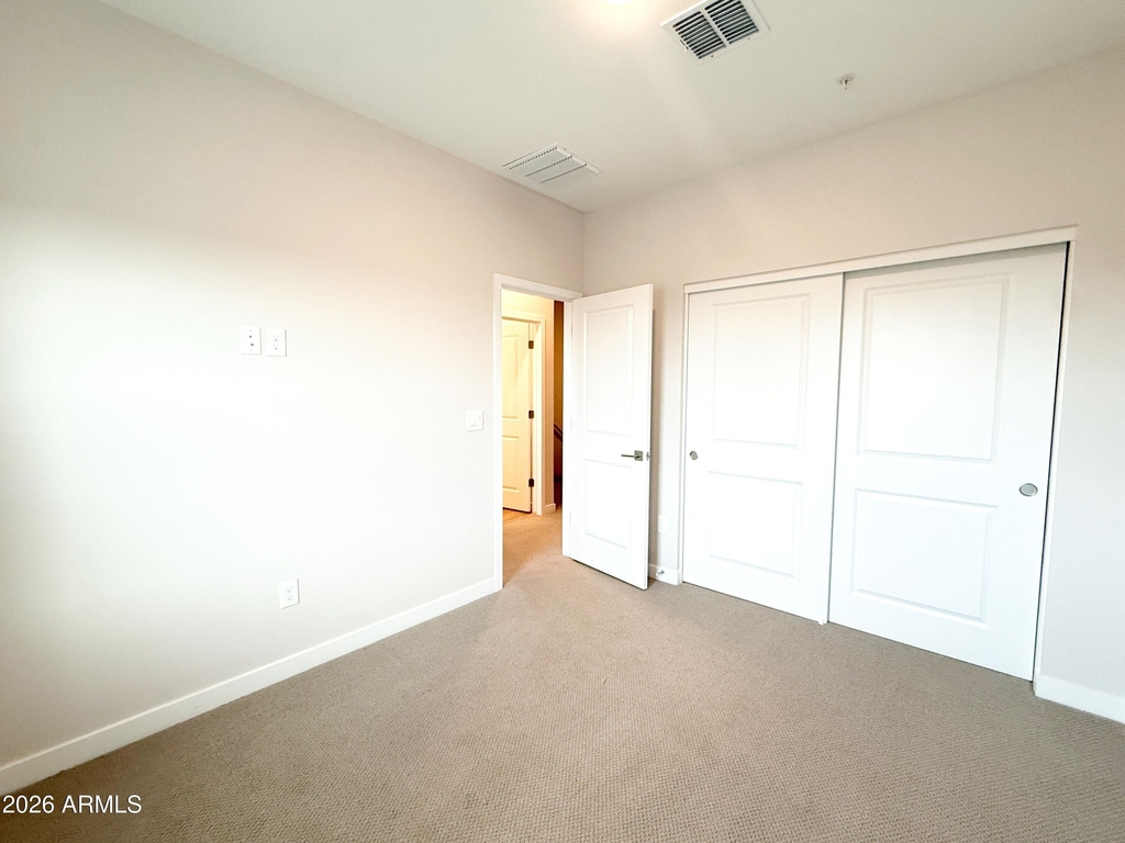 7532 W Darrow Street - Photo 13