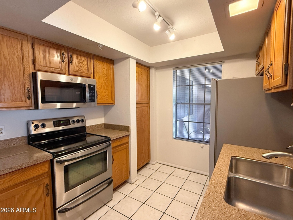 1211 N Miller Road - Photo 9