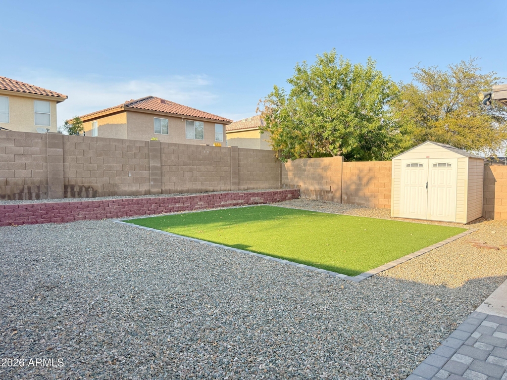 11810 W Sunnyside Drive - Photo 23