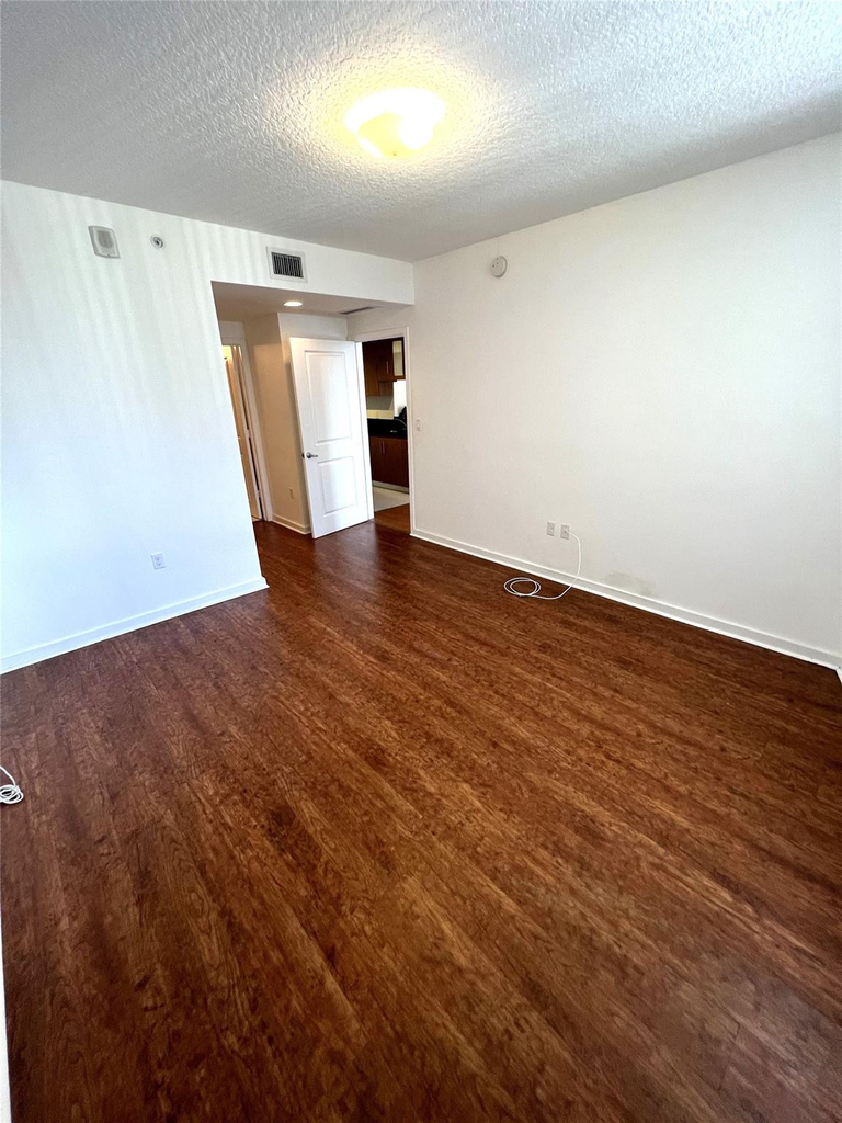 601 Ne 23 Street - Photo 8