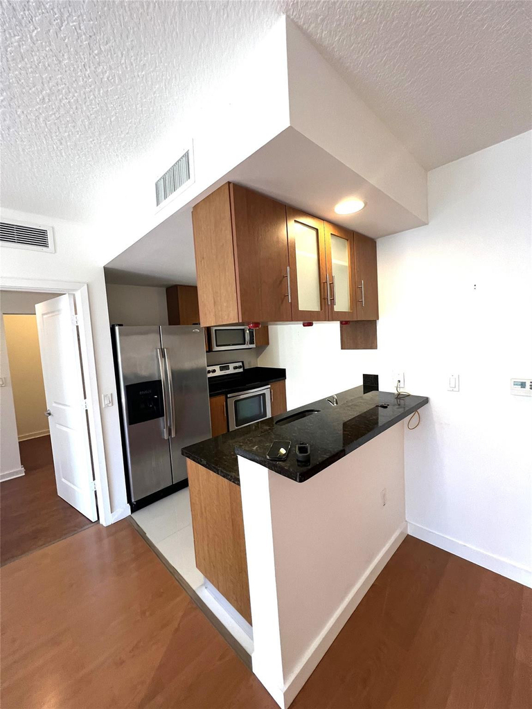 601 Ne 23 Street - Photo 5