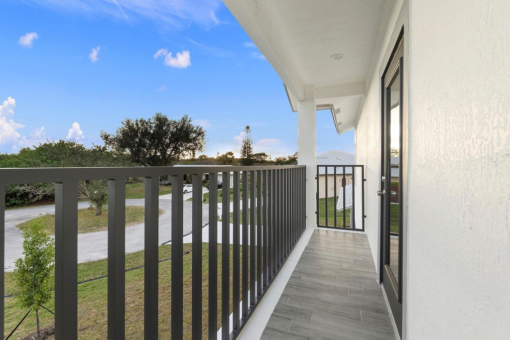 1351 Sw Don Court - Photo 26