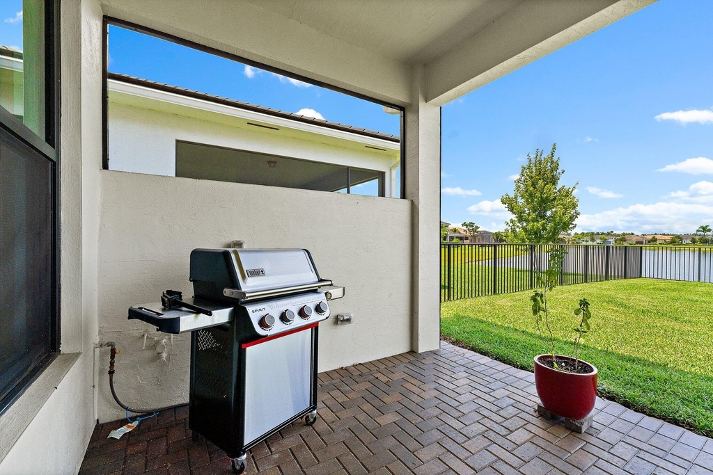 15883 Key Biscayne Lane - Photo 25