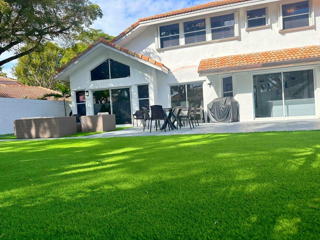 2252 Nw 53rd Street - Photo 3