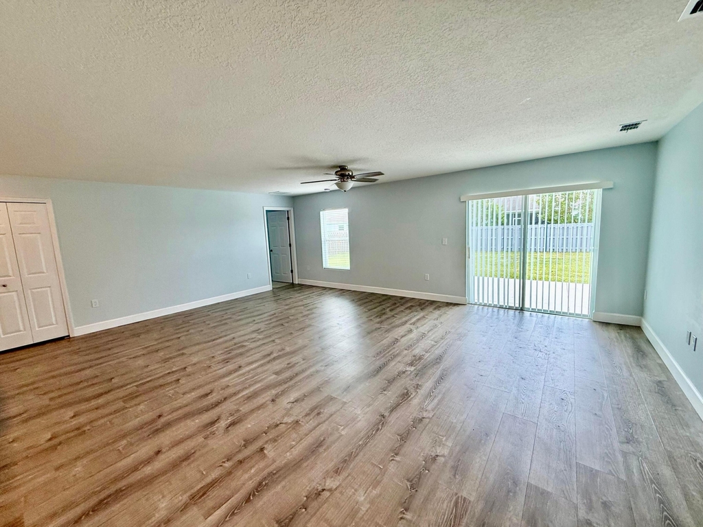 692 Sw Hamberland Avenue - Photo 5