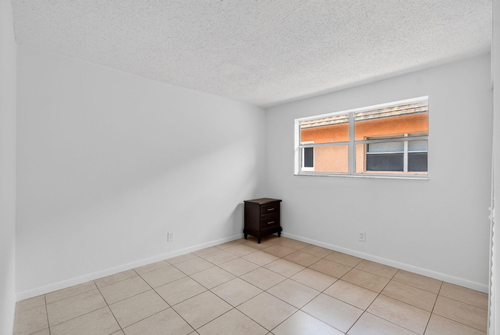 450 Sw 2nd Avenue - Photo 22
