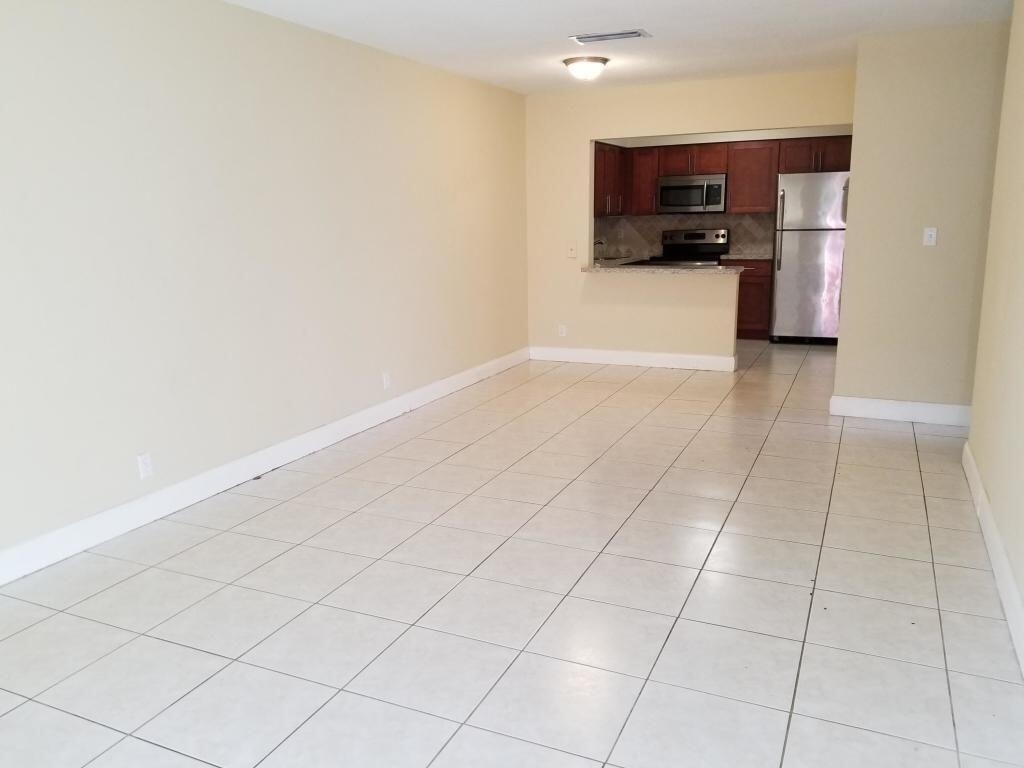 190 Ne 40th Street - Photo 1