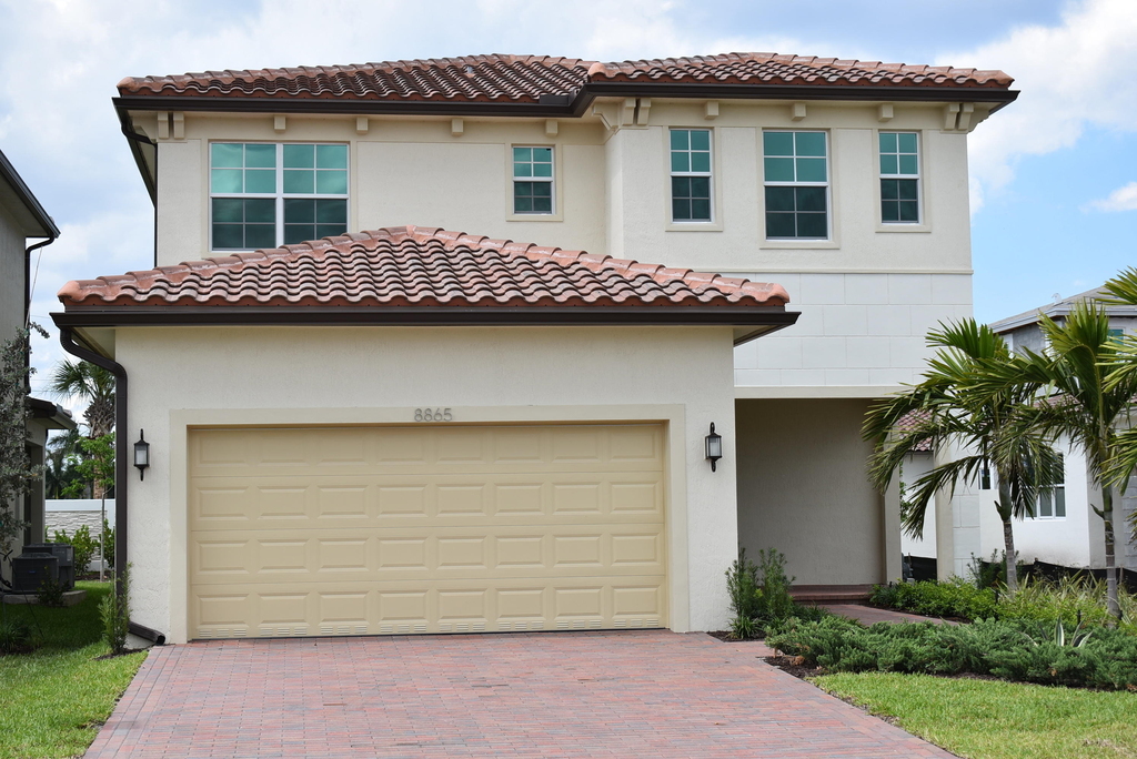 8865 Kingsmoor Way - Photo 0