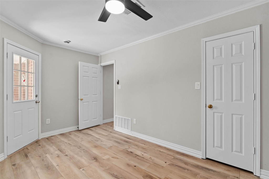 421 W Windsor Drive - Photo 8