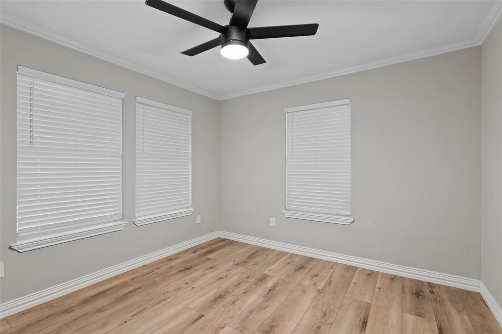 421 W Windsor Drive - Photo 10