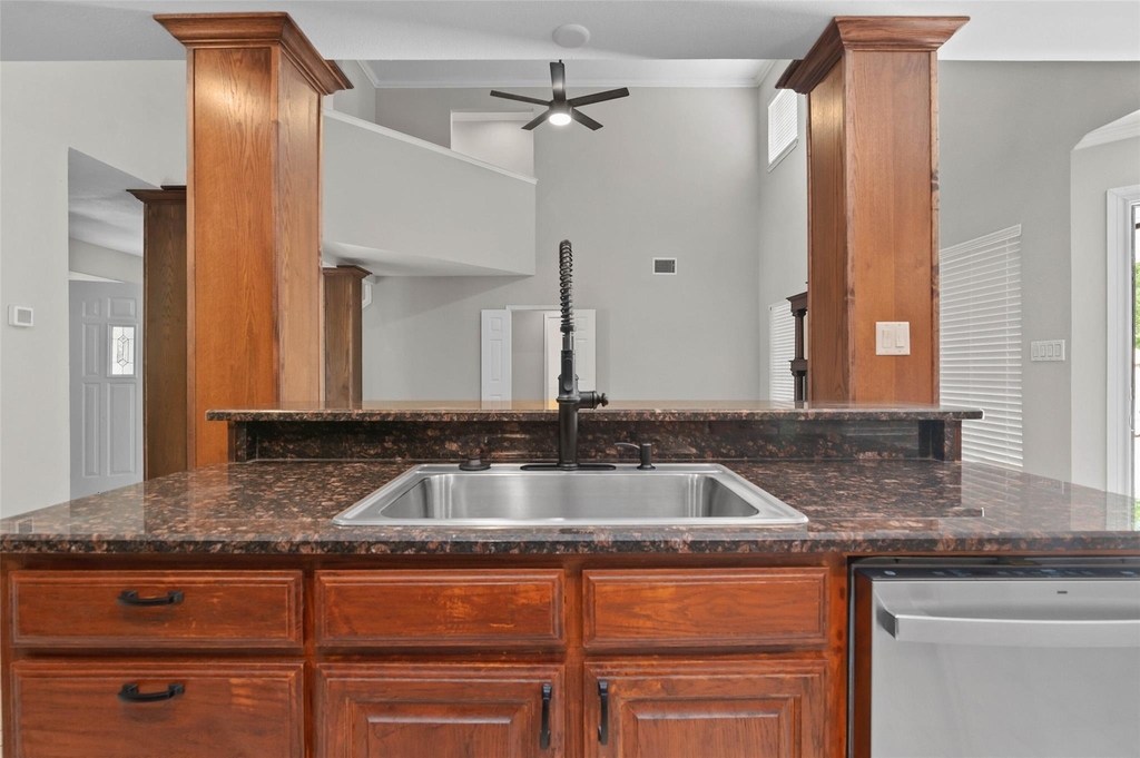 421 W Windsor Drive - Photo 6