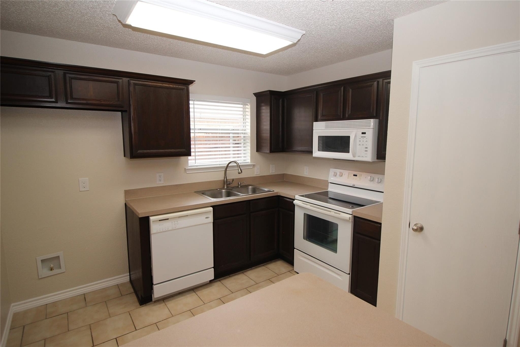 856 Mccully Street - Photo 7