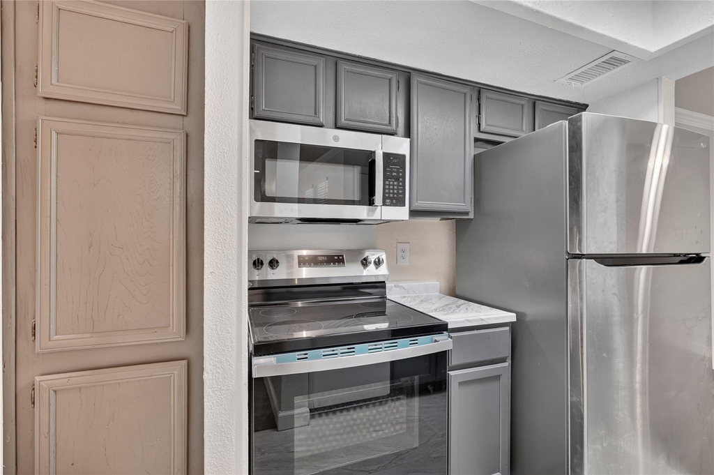 9170 Forest Lane - Photo 7