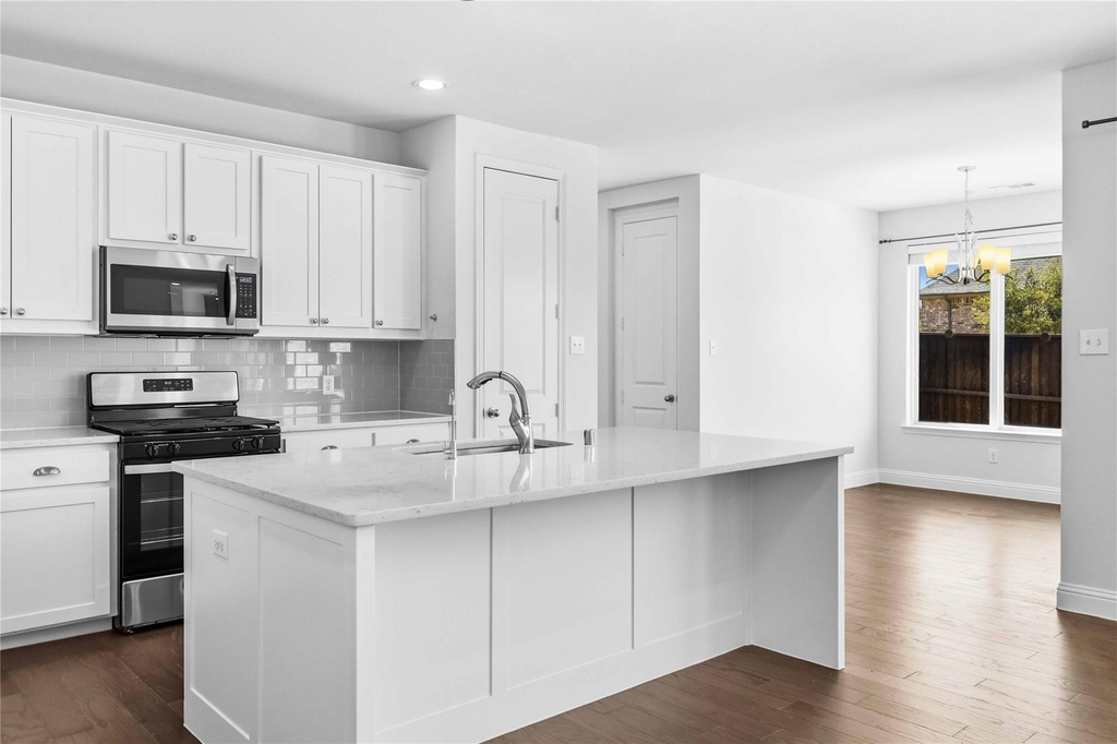 4524 Del Rey Avenue - Photo 30