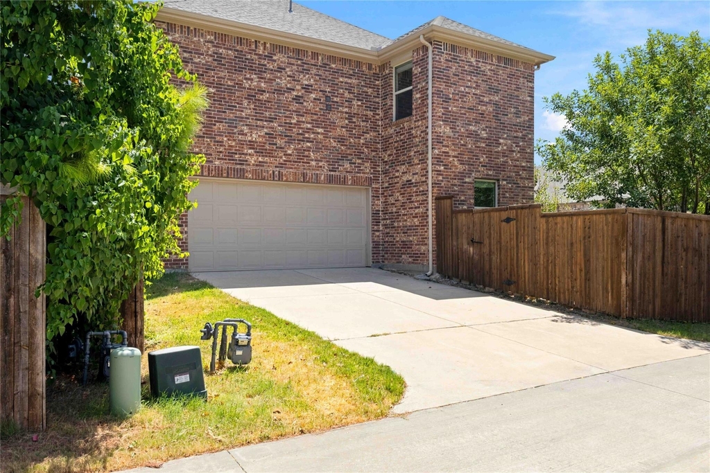 4524 Del Rey Avenue - Photo 3