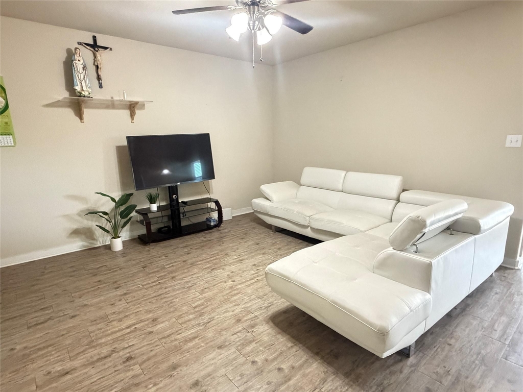 2837 Mesquite Road - Photo 4