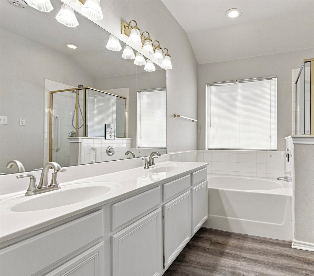 1033 Suffolk Lane - Photo 11
