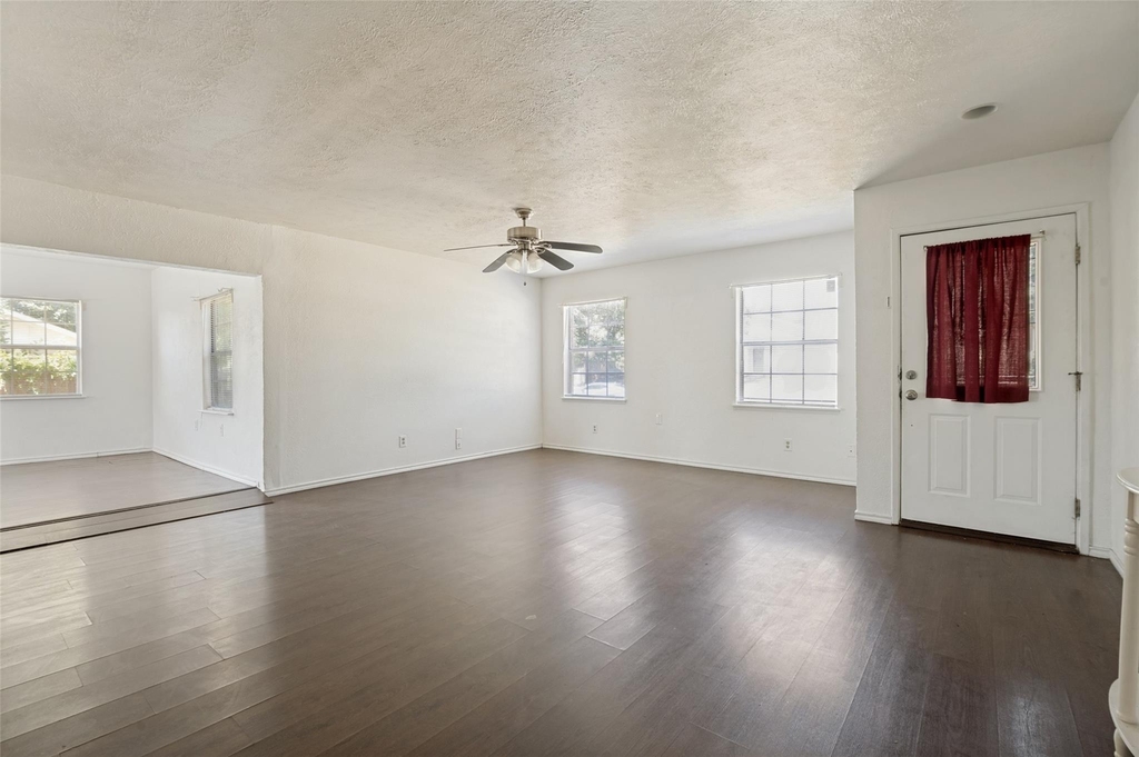 3102 Abbey Road - Photo 4