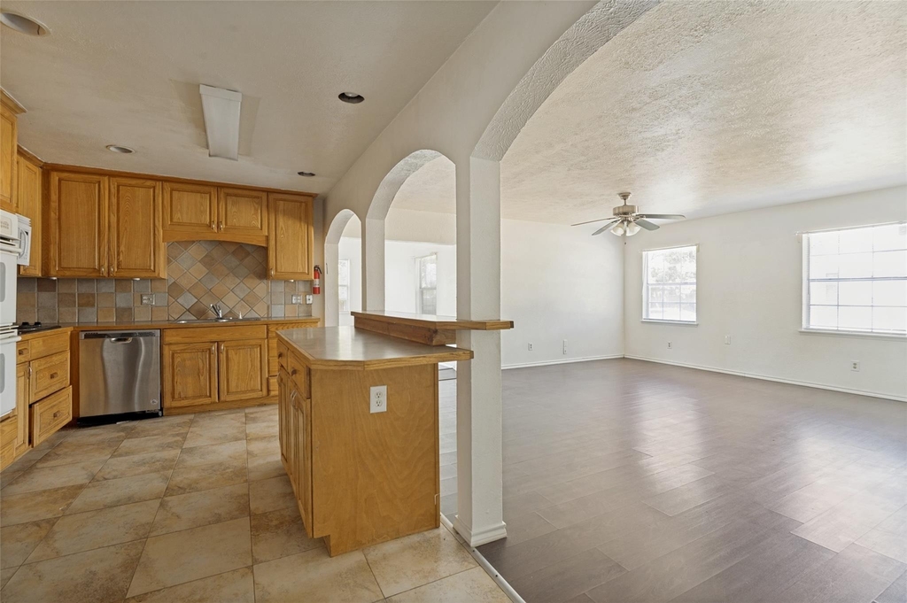 3102 Abbey Road - Photo 17