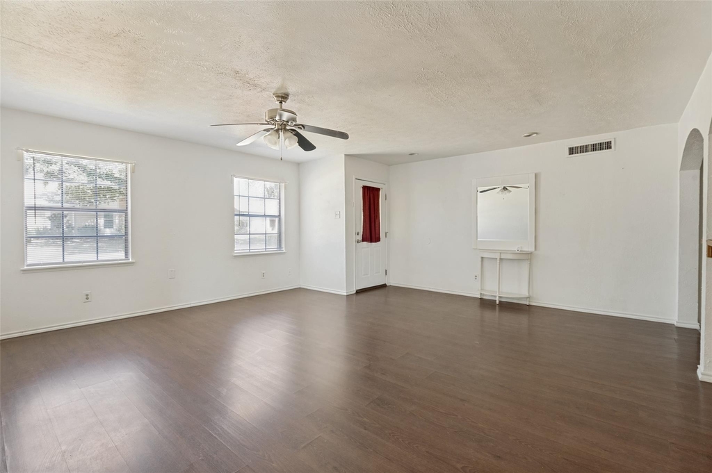 3102 Abbey Road - Photo 5