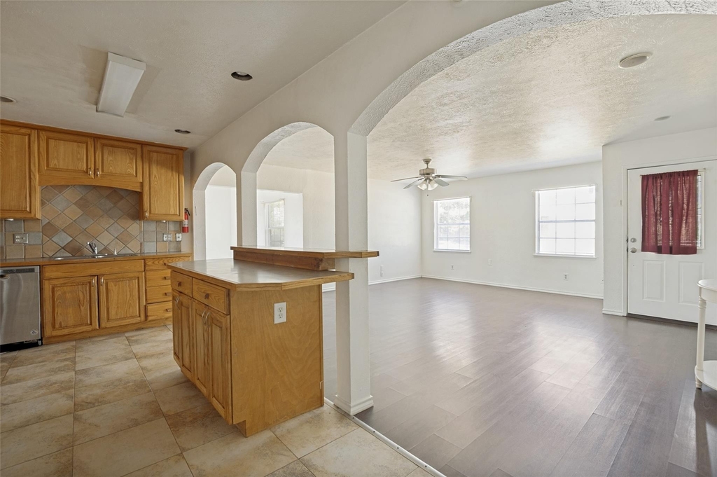 3102 Abbey Road - Photo 11