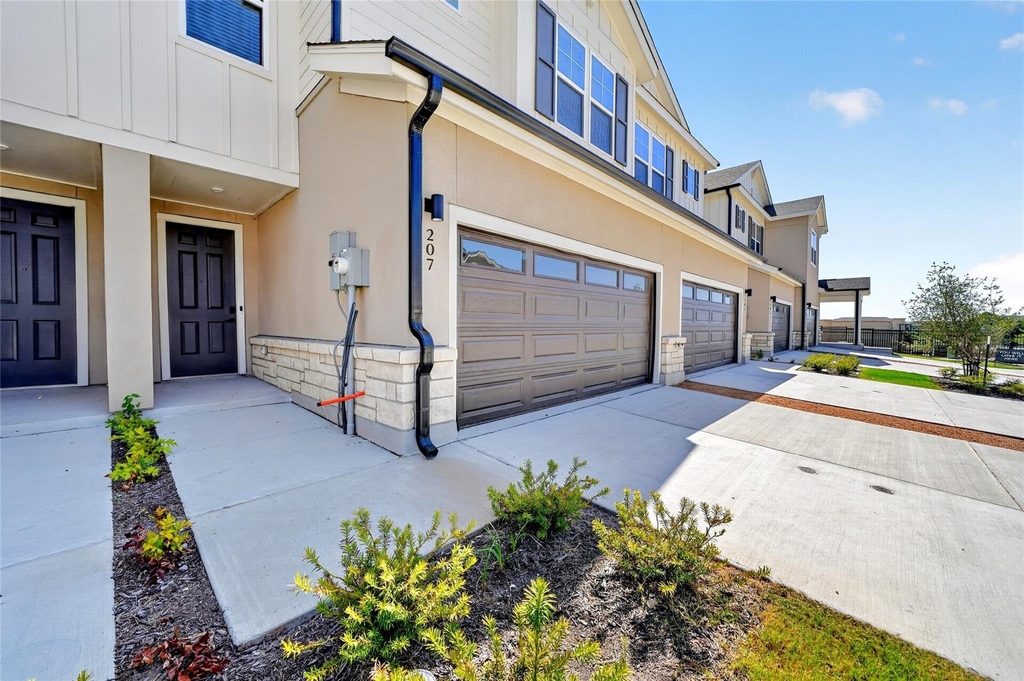 207 Melody Lane - Photo 2