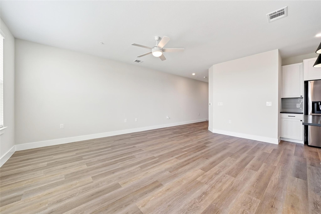 205 Melody Lane - Photo 4