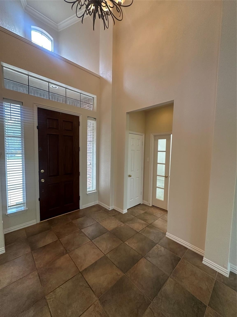 715 Wheaton Court - Photo 3