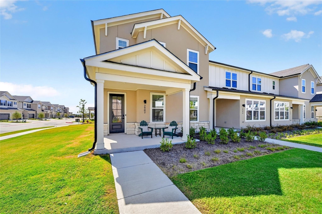 2902 Serenity Lane - Photo 0