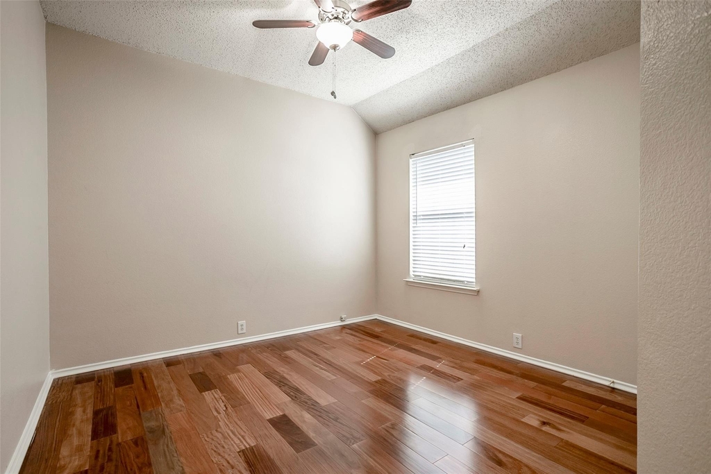 206 Meredith Court - Photo 14