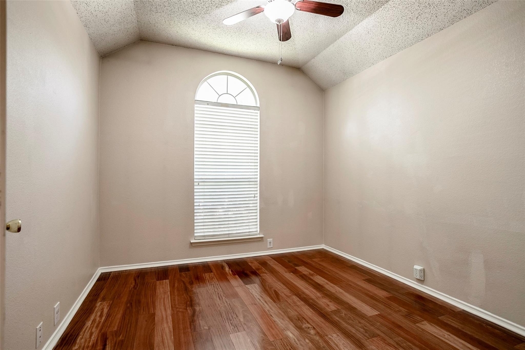 206 Meredith Court - Photo 13