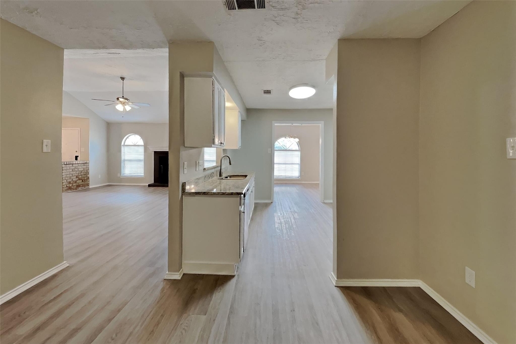 1217 Seabrook Drive - Photo 6