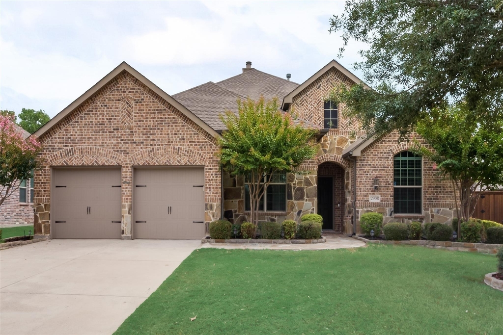 2908 Kirkwood Drive - Photo 0