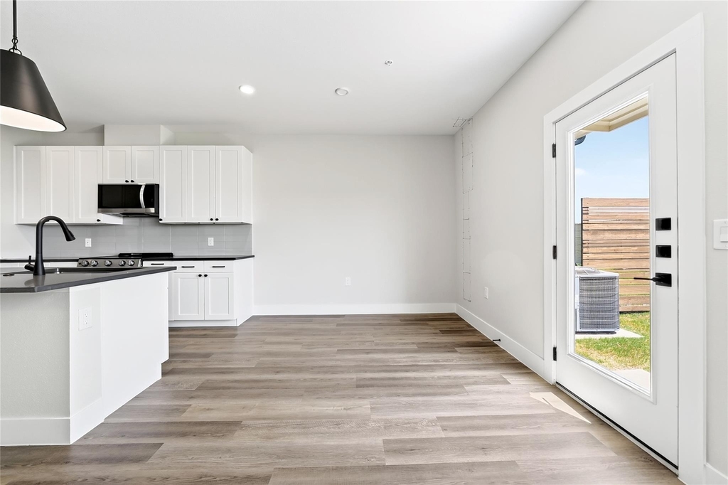 221 Melody Lane - Photo 6