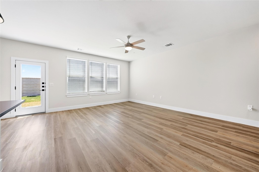 221 Melody Lane - Photo 5